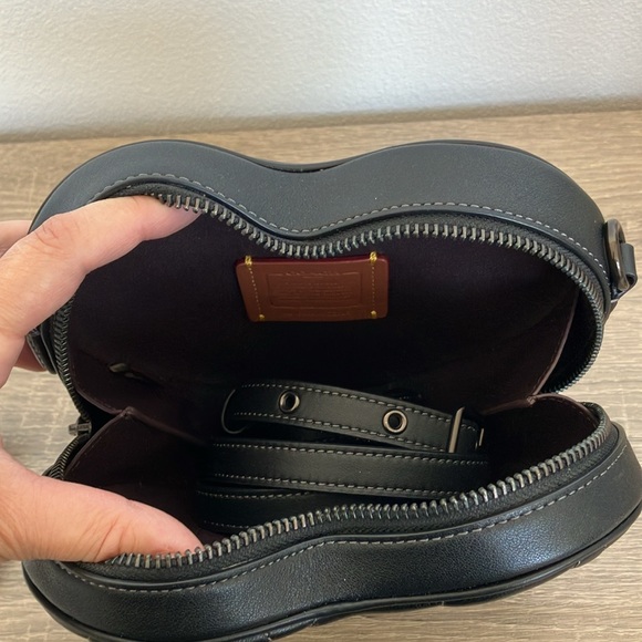 Coach Large Quilted Heart Bag Black - Picture 4 of 4